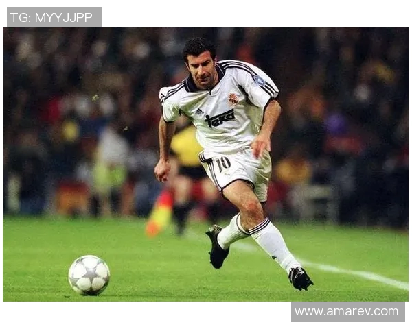 足球历史前辈球星排名解析：从经典传奇到现代巨星的演变与对比