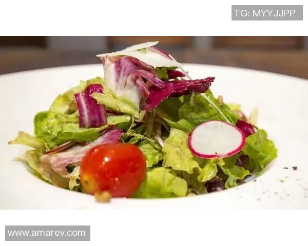 足球明星饮食习惯揭秘助力赛场高效表现与健康管理